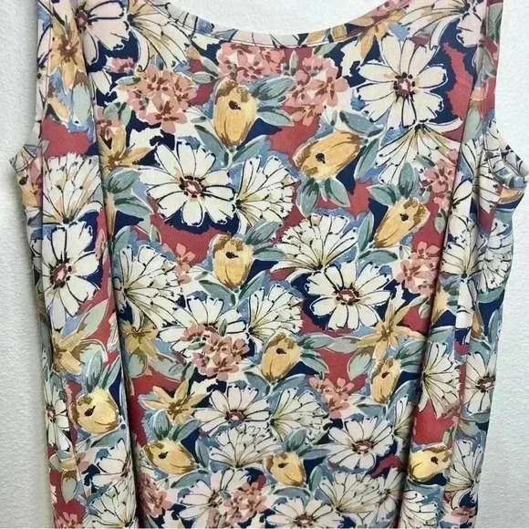 1. State Women’s V-Neck Floral Printed Pintuck Adjustable Strap Camisole Size S - Picture 6 of 13